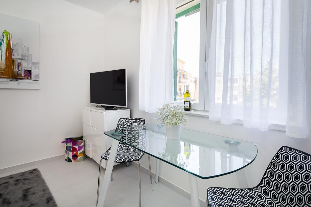 Old City Luxury Apartment Iris Split Bagian luar foto